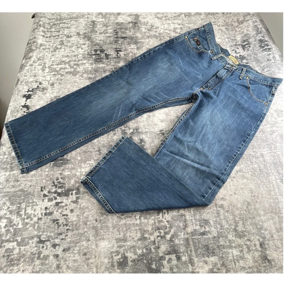 Wrangler Mens 36x30 20x Relaxed Fit Work Jeans Medium Blue Denim